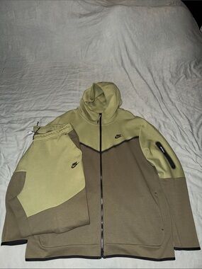 Nike Olive Green & Khaki Colorblock Zip Hoodie Set